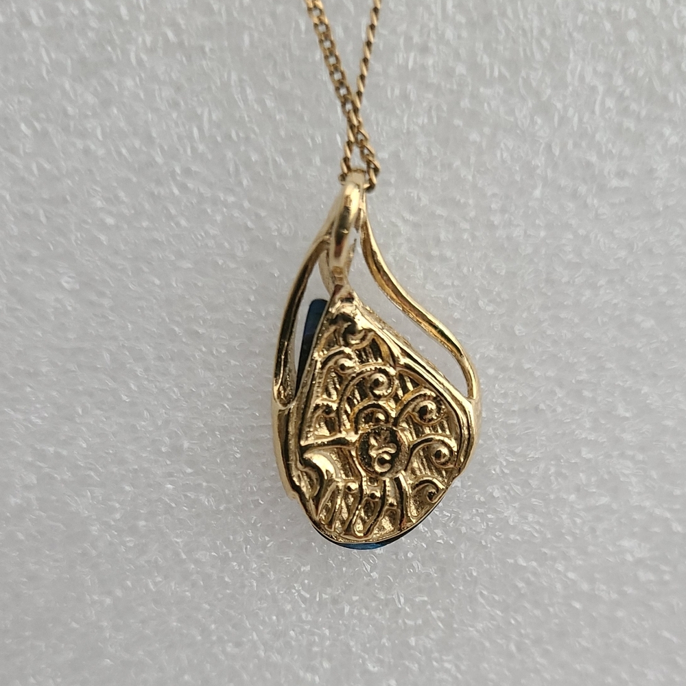 Vintage Xiomara Castra Gold Tone and Abalone Pendant on 24 Inch Gold-tone Chain - Picture 8 of 12